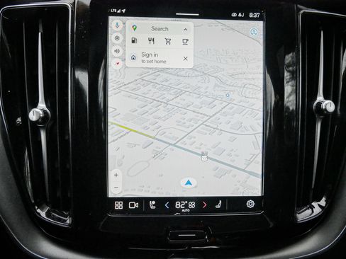 Used 2024 Volvo XC60 B5 Core image 24