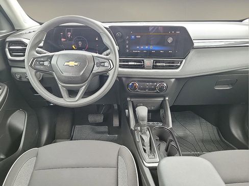 Used 2024 Chevrolet TrailBlazer LS w/ LS Convenience Package FWD image 10
