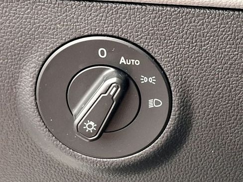 Certified 2022 Volkswagen Taos SE AWD/4WD image 26