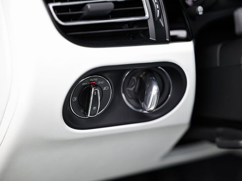 New 2026 Porsche Macan image 25