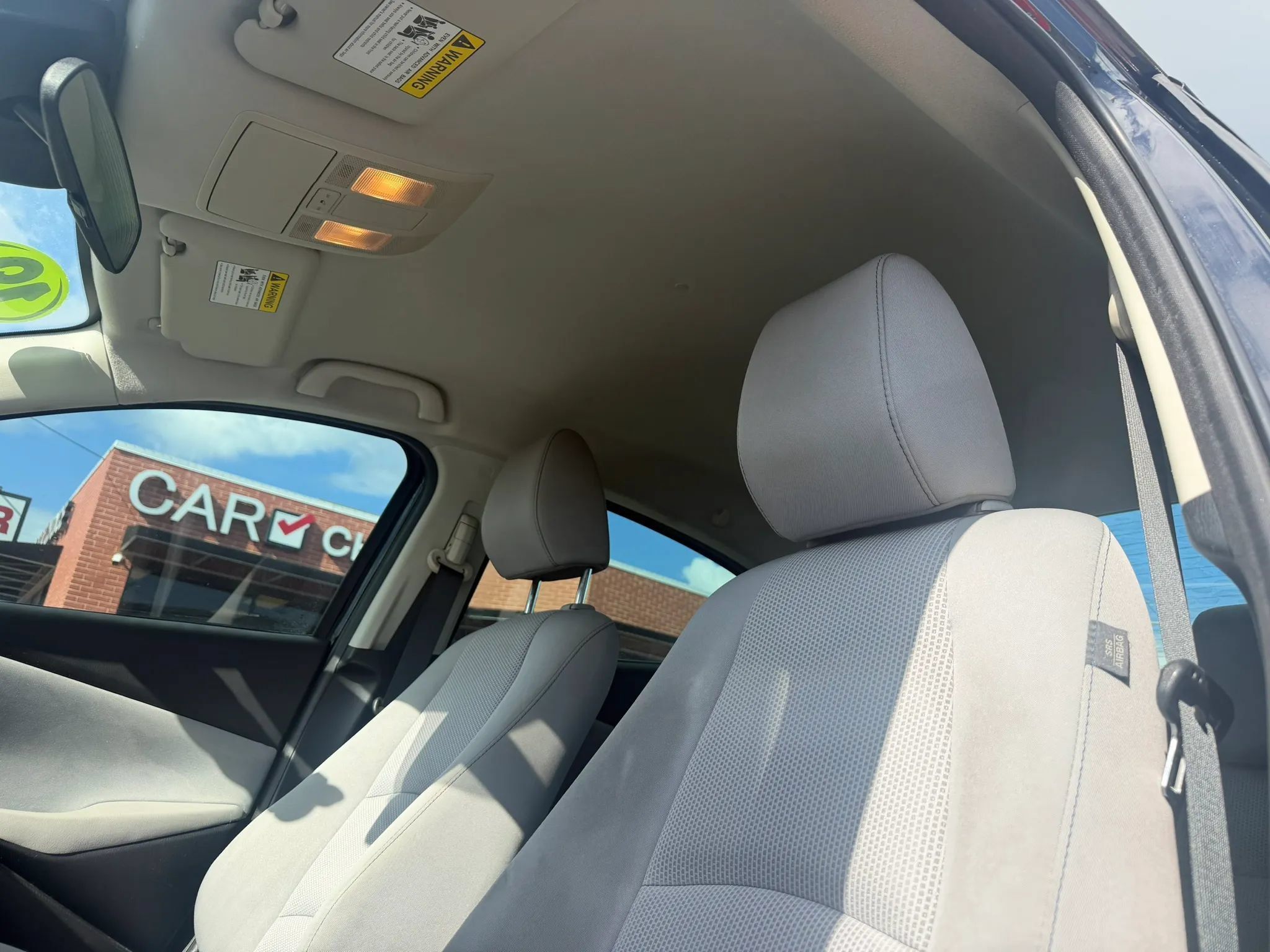 Used 2019 Toyota Yaris LE FWD image 9
