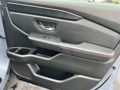 Used 2025 Honda Pilot Black Edition image 31