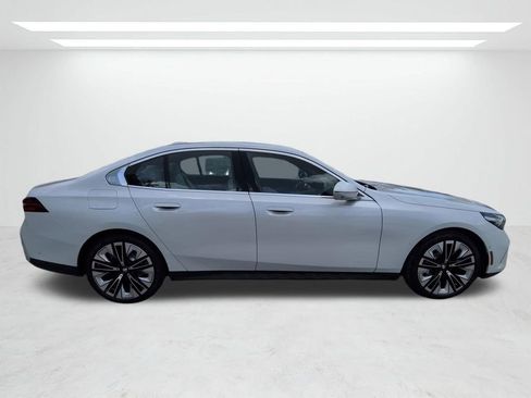 New 2027 BMW 530i RWD image 3