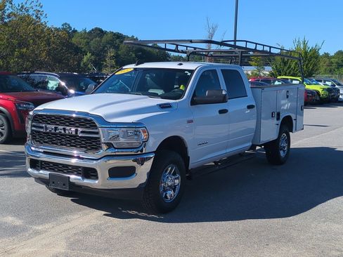 Used 2022 RAM 2500 Tradesman w/ Chrome Appearance Group AWD/4WD image 8
