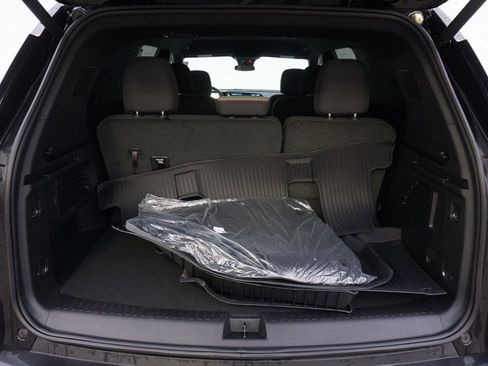 Used 2025 Chevrolet Traverse LT w/ LPO, Floor Liner Package image 29