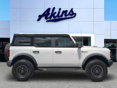 Certified 2022 Ford Bronco 4-Door AWD/4WD image 1