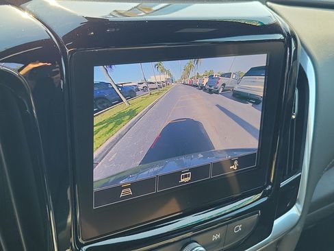 Used 2023 Chevrolet Traverse LT FWD image 31