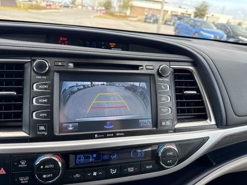 Used 2019 Toyota Highlander Limited Platinum image 23