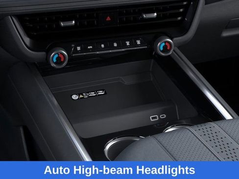 New 2025 Chevrolet Suburban High Country image 24