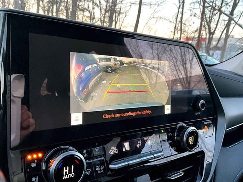 Certified 2025 Toyota Highlander Limited image 27