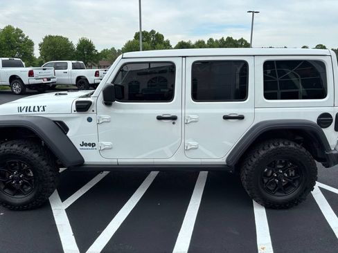 Used 2024 Jeep Wrangler Unlimited AWD/4WD image 6