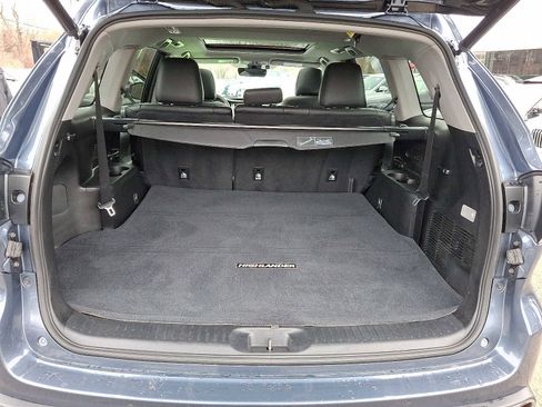 Used 2017 Toyota Highlander Limited Platinum w/ Carpet Mat Package image 29