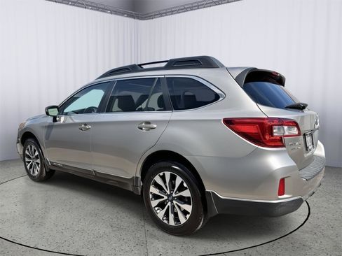 Used 2015 Subaru Outback 2.5i Limited AWD/4WD image 10