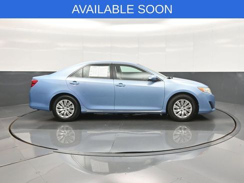 Used 2012 Toyota Camry LE image 8