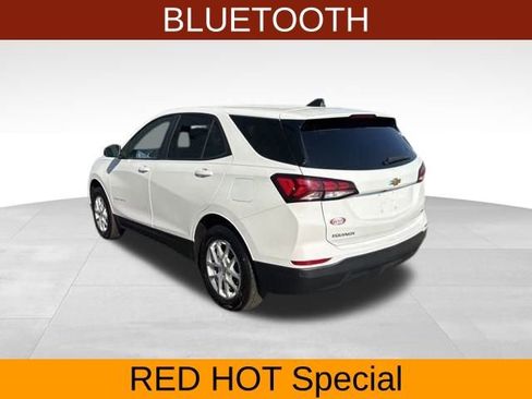 Used 2022 Chevrolet Equinox LS w/ LS Convenience Package image 5