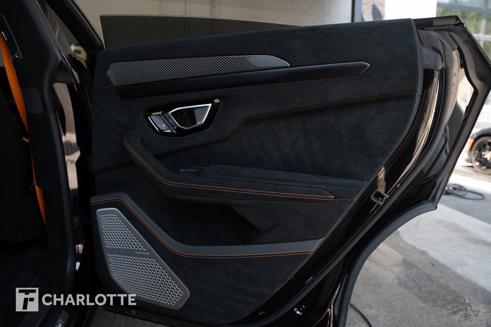 Used 2023 Lamborghini Urus Performante AWD/4WD image 38