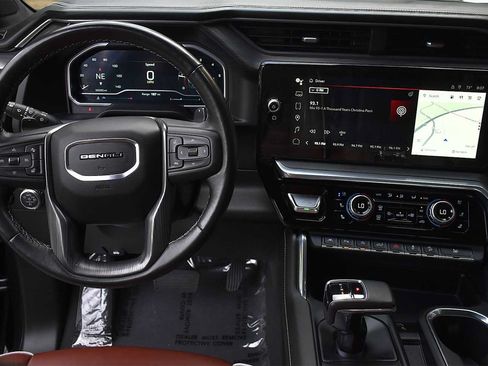 Used 2022 GMC Sierra 1500 Denali Ultimate AWD/4WD image 16
