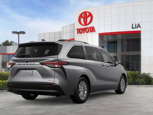 New 2026 Toyota Sienna XLE image 11