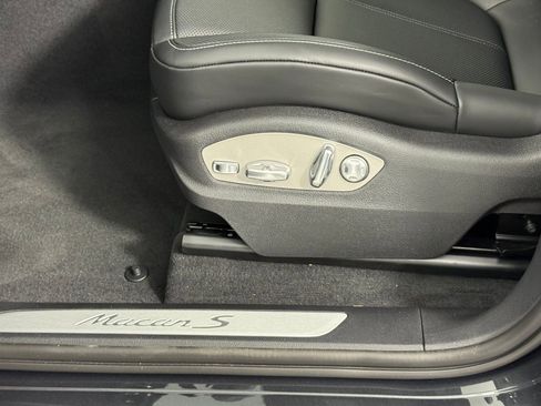 Certified 2026 Porsche Macan S AWD/4WD image 15
