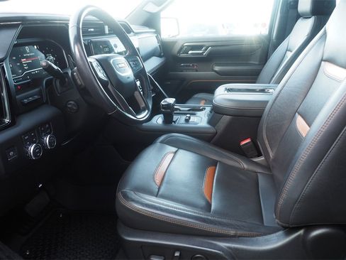 Used 2022 GMC Sierra 1500 AT4 w/ Technology Package image 9