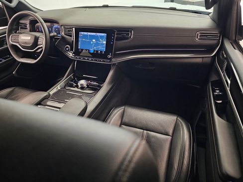 Used 2024 Jeep Wagoneer L 4WD image 19