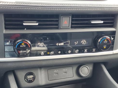 Certified 2024 Nissan Rogue SV w/ SV Premium Package AWD/4WD image 17