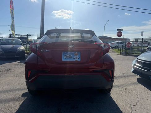 Used 2020 Toyota C-HR LE FWD image 5