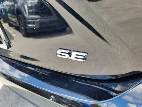 Used 2026 Toyota Camry SE FWD image 10