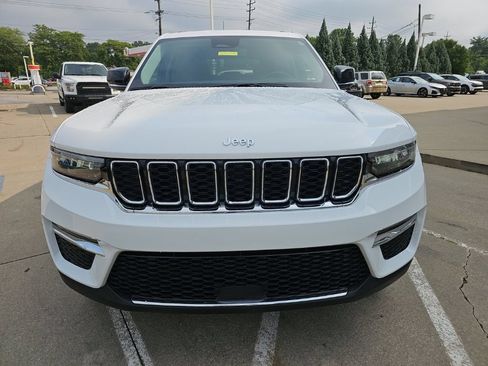 Used 2023 Jeep Grand Cherokee Limited AWD/4WD image 5