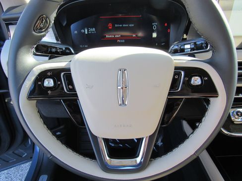 New 2026 Lincoln Corsair Premiere FWD image 19