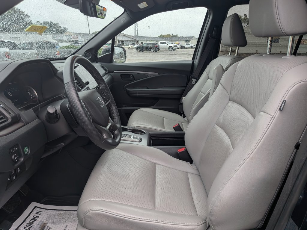 Used 2023 Honda Passport EX-L image 16
