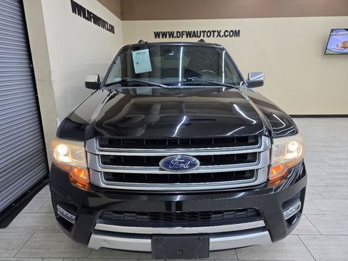 Used 2017 Ford Expedition Platinum RWD image 2