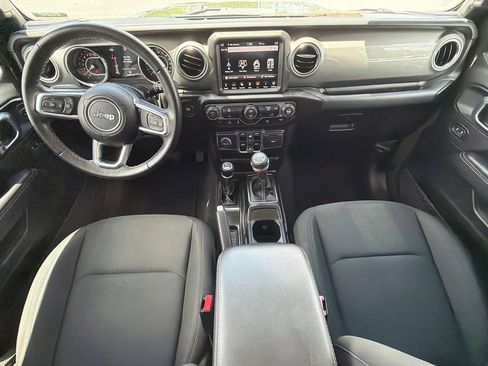 Used 2022 Jeep Wrangler Unlimited Sahara w/ Safety Group AWD/4WD image 23