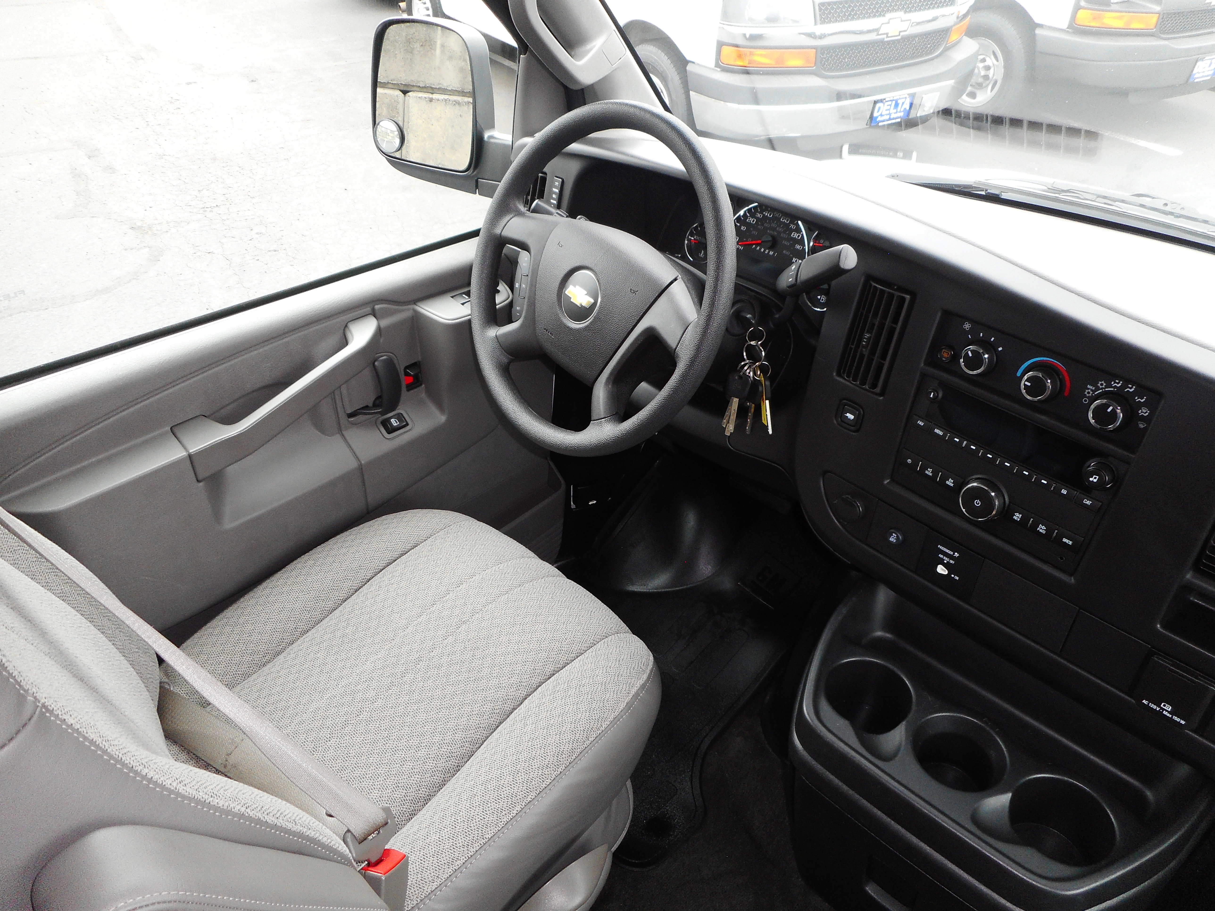 Used 2017 Chevrolet Express 3500 LT w/ LT Preferred Equipment Group RWD image 26