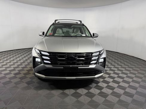 Used 2025 Hyundai Tucson Limited AWD/4WD image 4