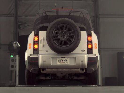 Used 2023 Land Rover Defender 130 SE AWD/4WD image 7