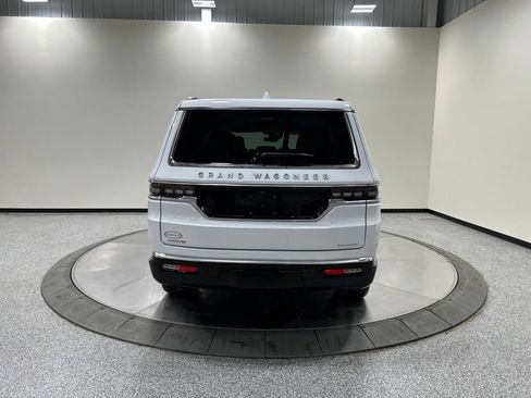 Used 2023 Jeep Grand Wagoneer Series III AWD/4WD image 8