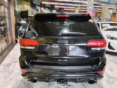 Used 2019 Jeep Grand Cherokee SRT image 5