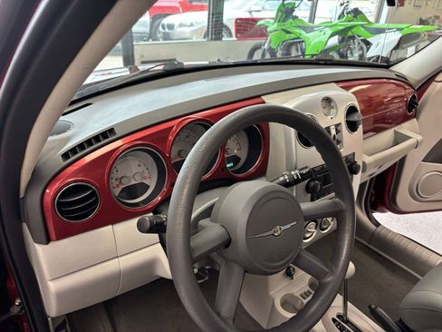 Used 2006 Chrysler PT Cruiser image 13