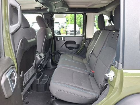 Used 2024 Jeep Wrangler Unlimited Rubicon 4xe AWD/4WD image 10