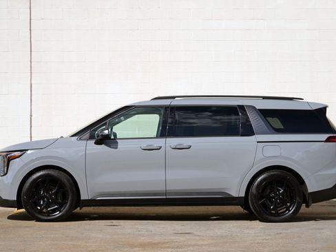 Used 2025 Kia Carnival SX Prestige FWD image 9