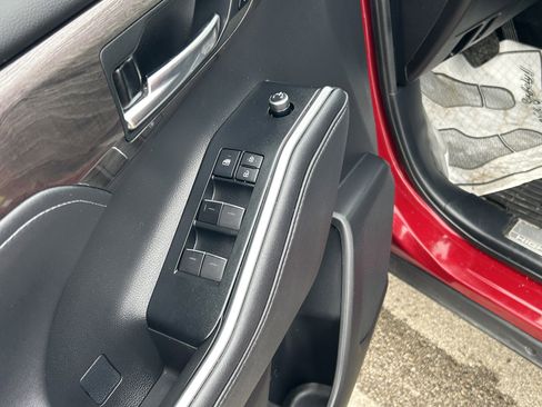 Used 2021 Toyota Highlander Platinum image 10