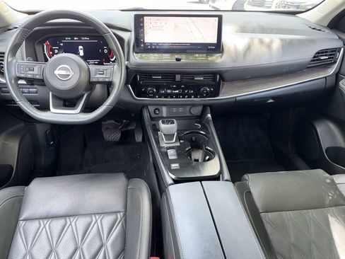 Used 2024 Nissan Rogue Platinum w/ Platinum Premium Package FWD image 12