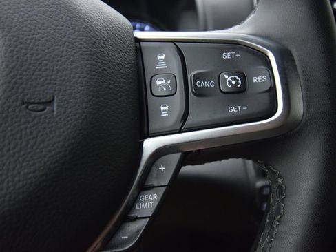 Used 2025 RAM 1500 Big Horn AWD/4WD image 36