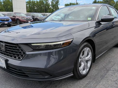 Certified 2025 Honda Accord LX image 4