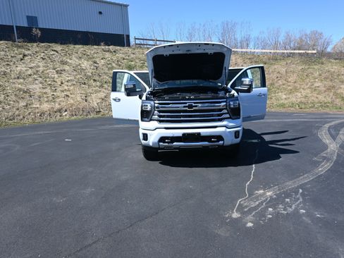 New 2026 Chevrolet Silverado 3500 High Country w/ High Country Premium Package AWD/4WD image 19