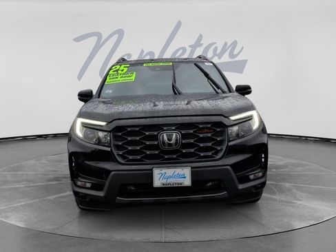 Used 2025 Honda Passport TrailSport image 3