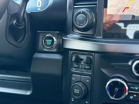 Used 2024 Ford F250 Lariat w/ Lariat Ultimate Package AWD/4WD image 30