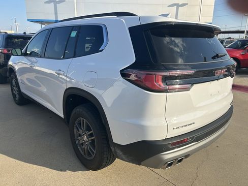 Used 2025 GMC Acadia Elevation image 7
