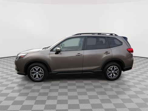 Used 2024 Subaru Forester Premium image 6